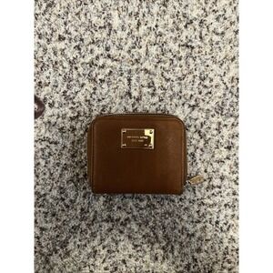 Michael Kors MK Pebbled Leather Zip Around Half Wallet Cards, Bills